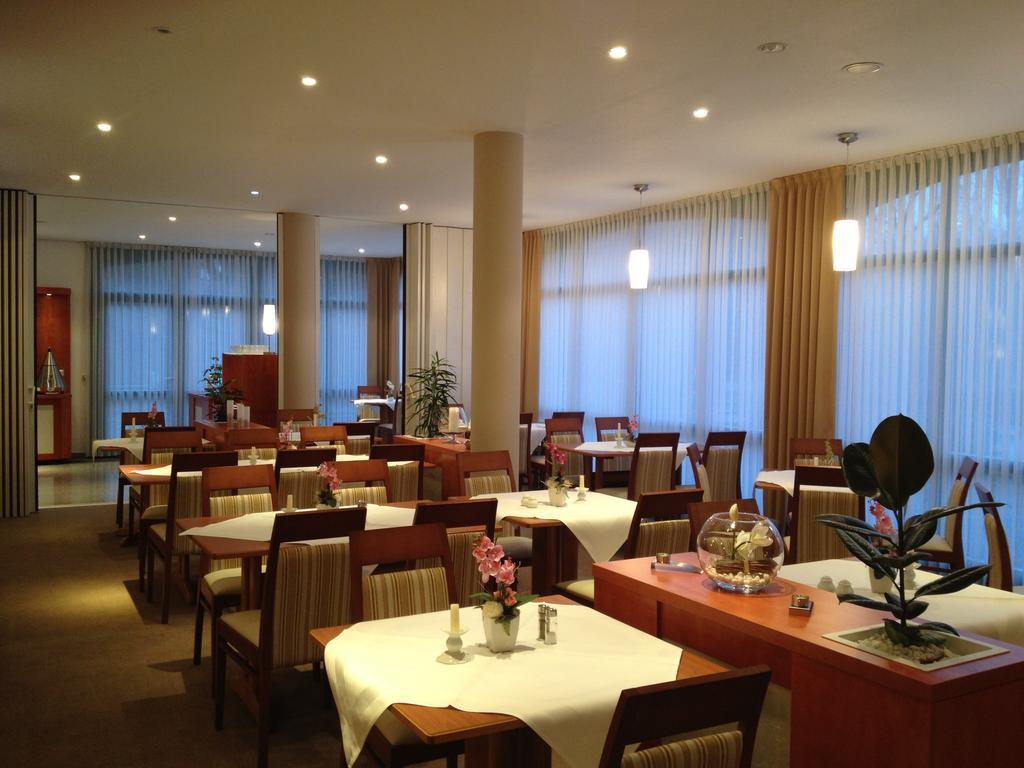 Gut-Hotel Pommernhotel Barth Exteriör bild